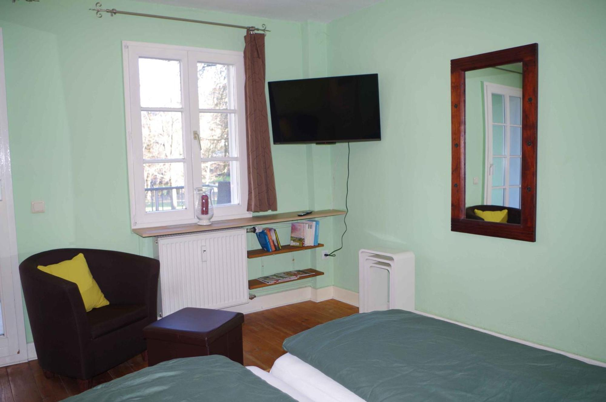 Ferien-Wohnung Am Menzer-Park เนคคาร์เกอมึนด์ ภายนอก รูปภาพ